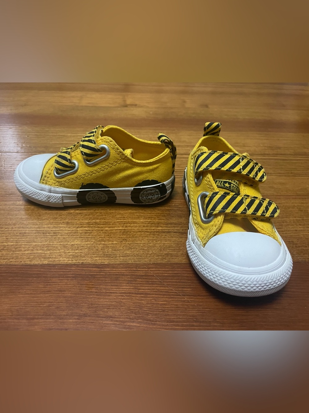 ConverseYellow Canvas Vehicle Sneakers Size 5